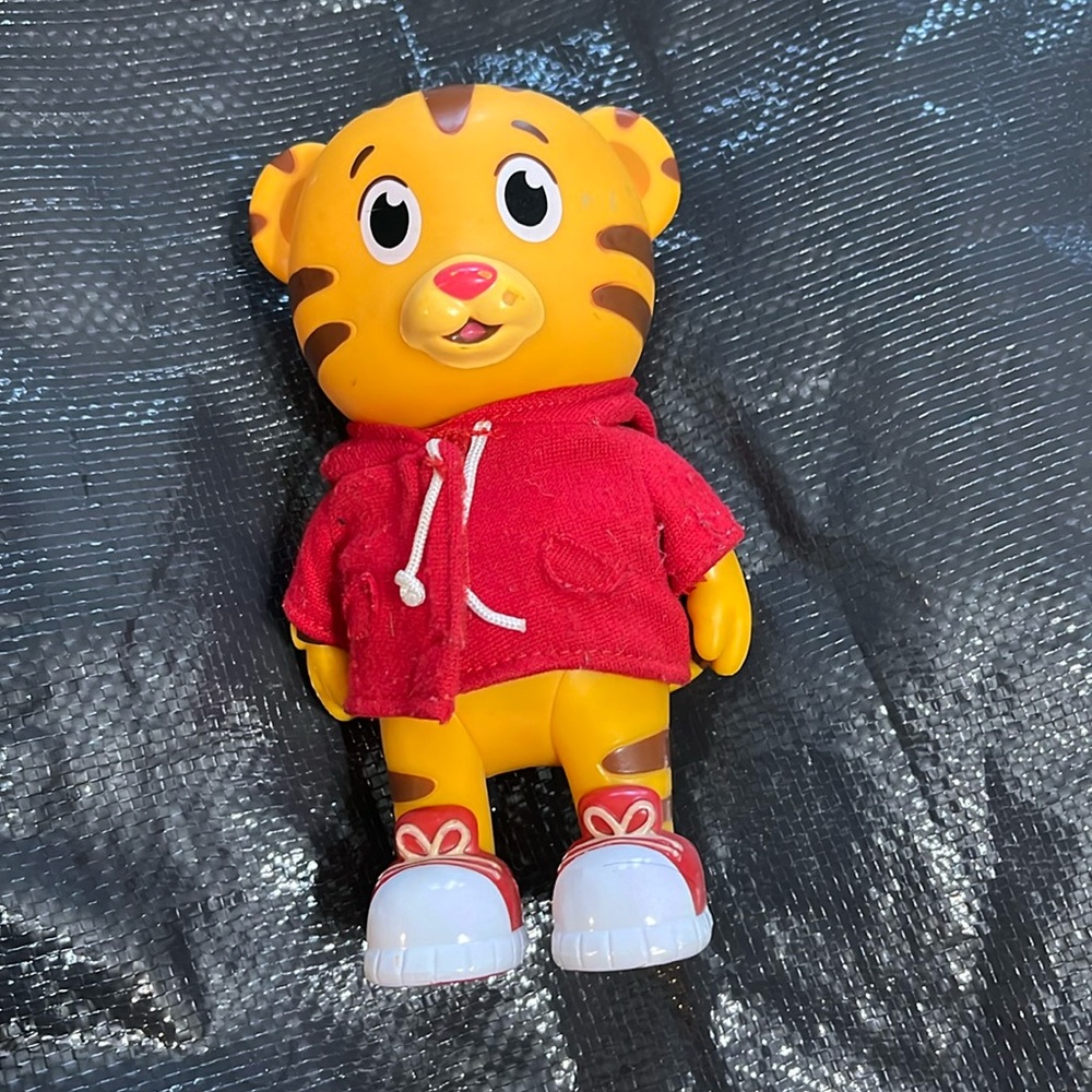 GUC JAKKS Daniel Tiger POTTY TIME 7" Vinyl Action Figure Doll Jacket Shoes 2018